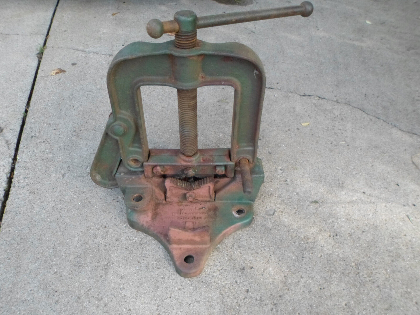 Vintage Ridgid B-Y-5 yolk bench Pipe Vise