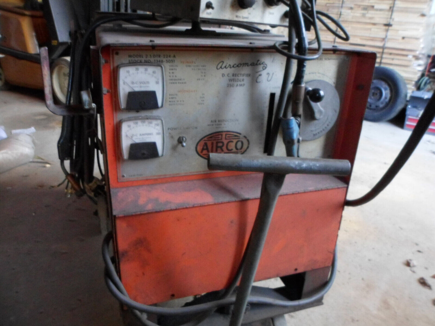 Airco Mig Welder 2.5 DTR-224-A on Cart