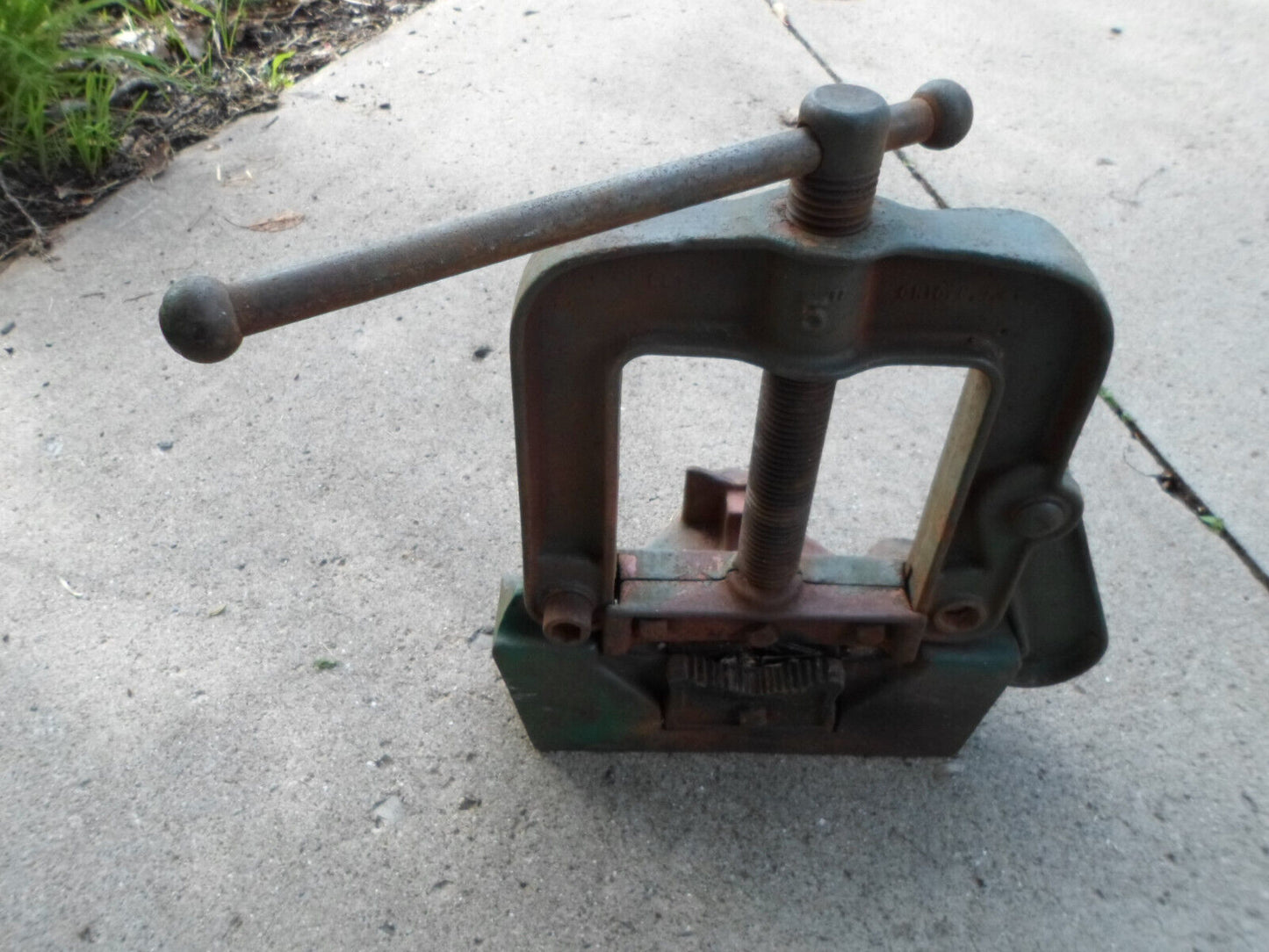 Vintage Ridgid B-Y-5 yolk bench Pipe Vise