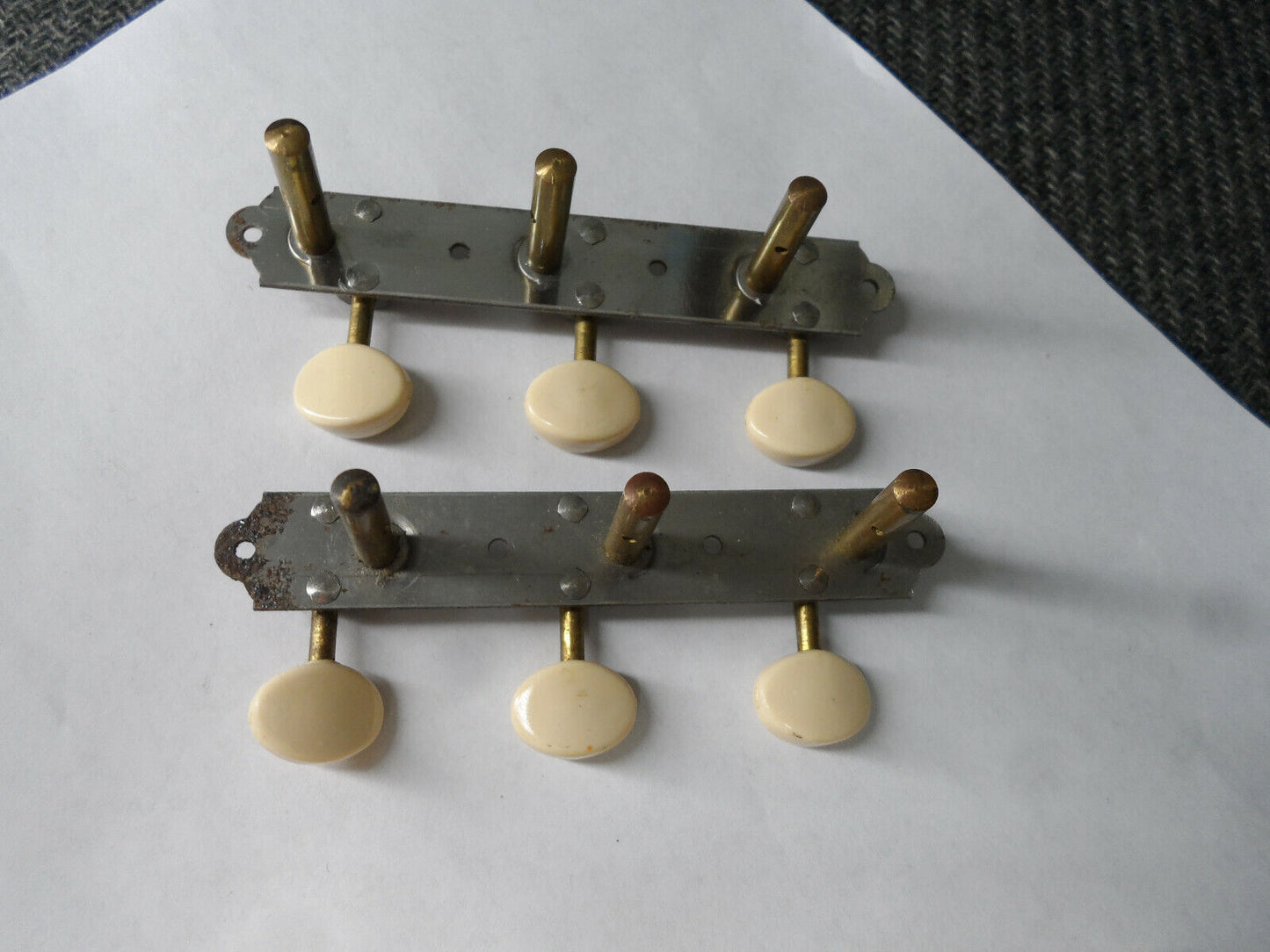 NOS 1960's Waverly Gibson USA 3x3 acoustic guitar tuners - Harmony tuning pegs