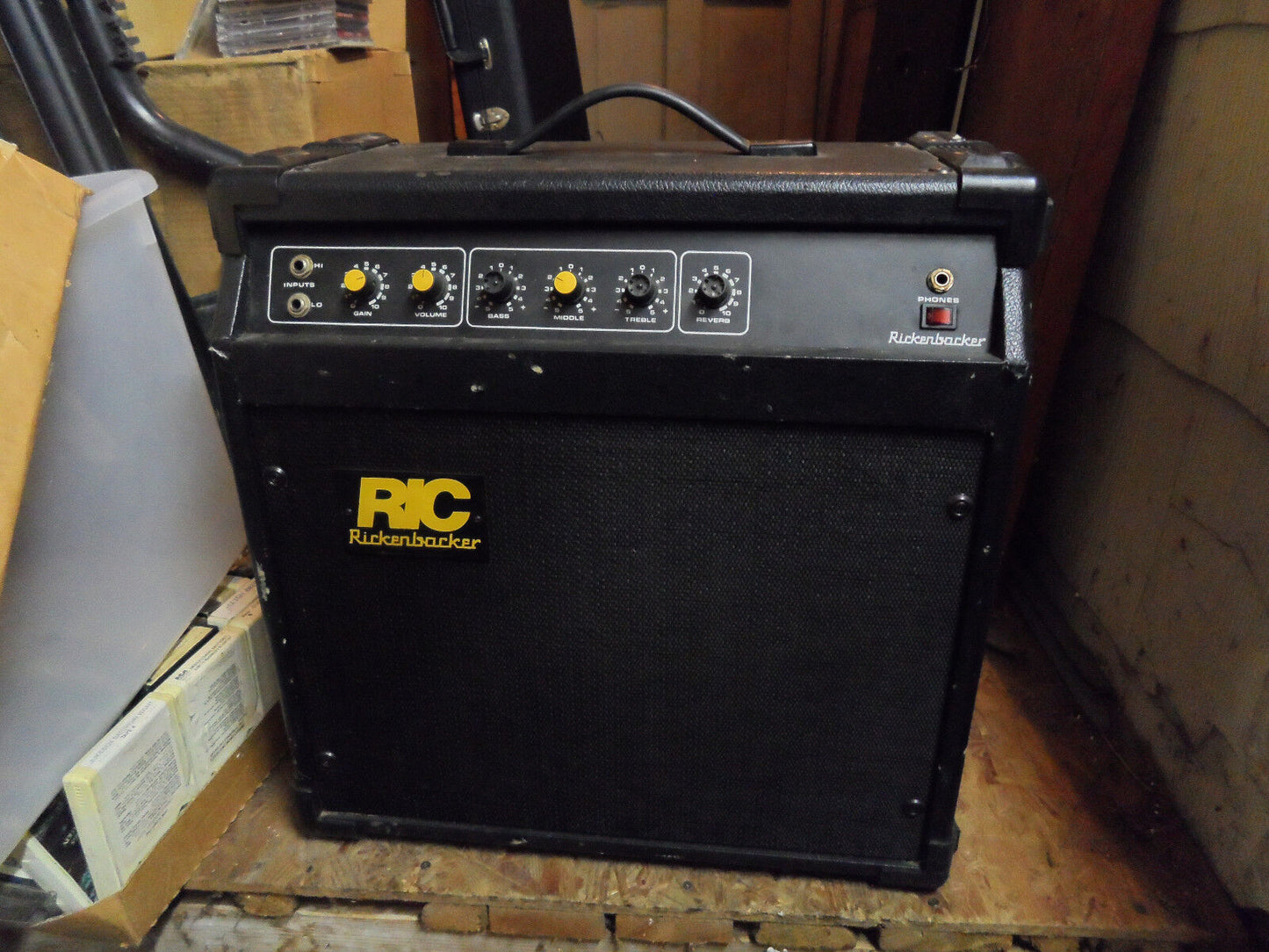 Vintage Rickenbacker RG60 Amplifier